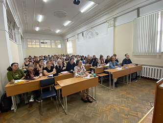 «Наследие и вызовы»: в академии прошла лекция о Великом Новгороде